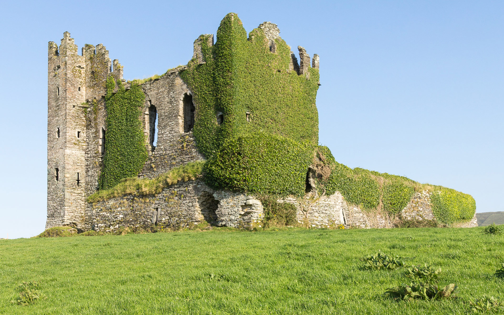 Ballycarberry Castle, Cahersiveen (Photo License CC-BY-SA-4.0)